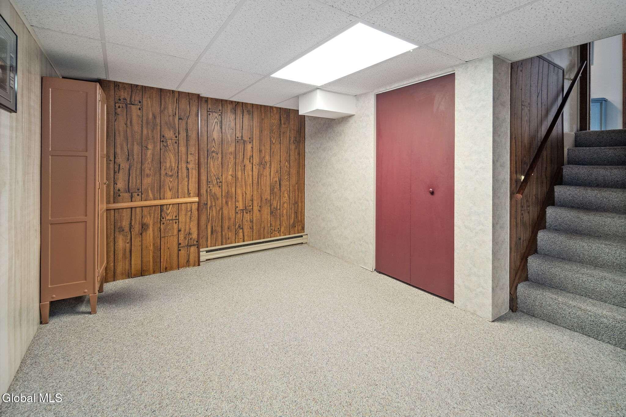 18 Fairway Lane Schenectady NY 12304