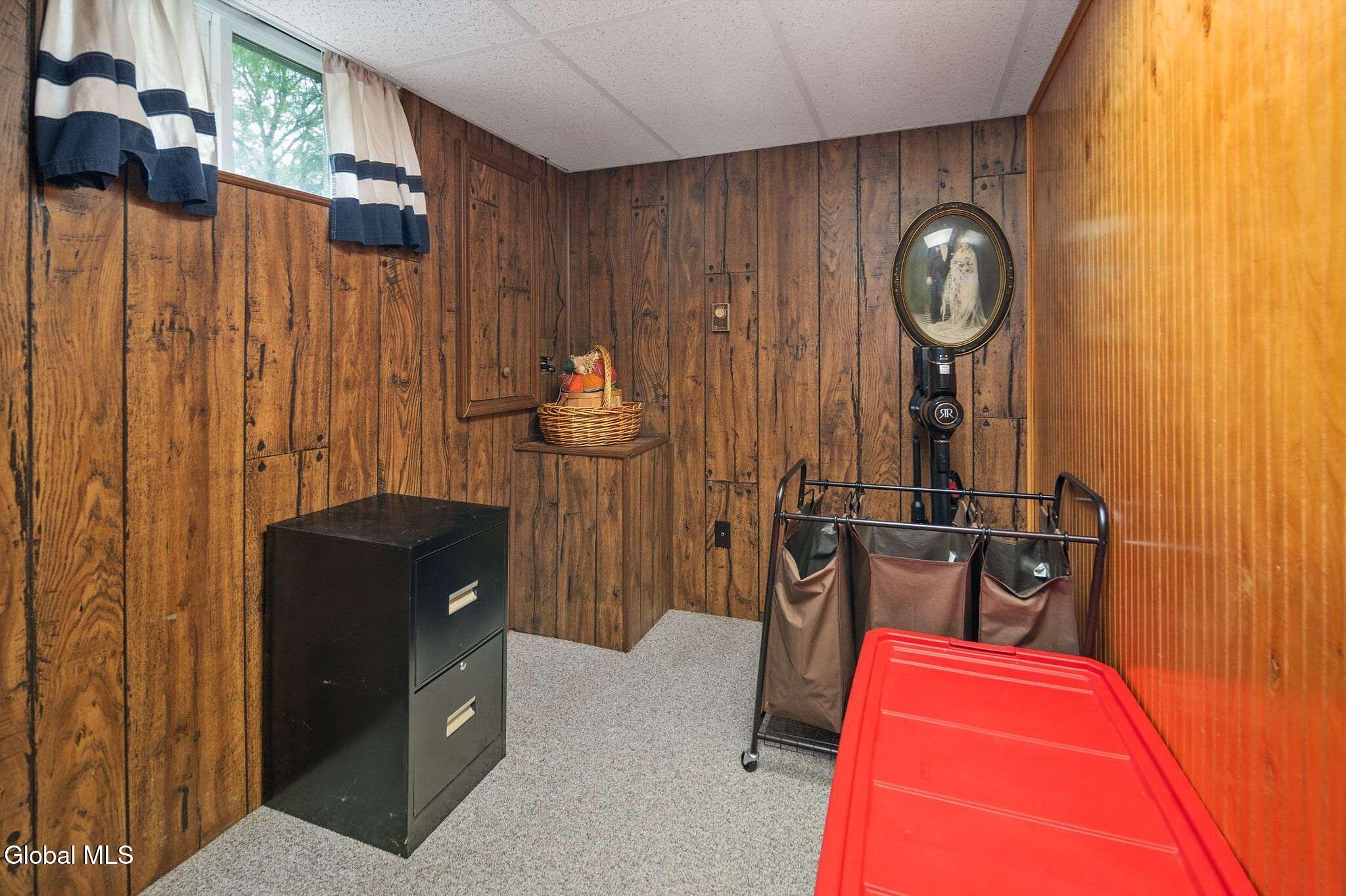 18 Fairway Lane Schenectady NY 12304