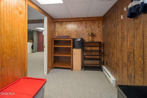 18 Fairway Lane Schenectady NY 12304