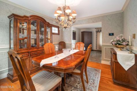 18 Fairway Lane Schenectady NY 12304