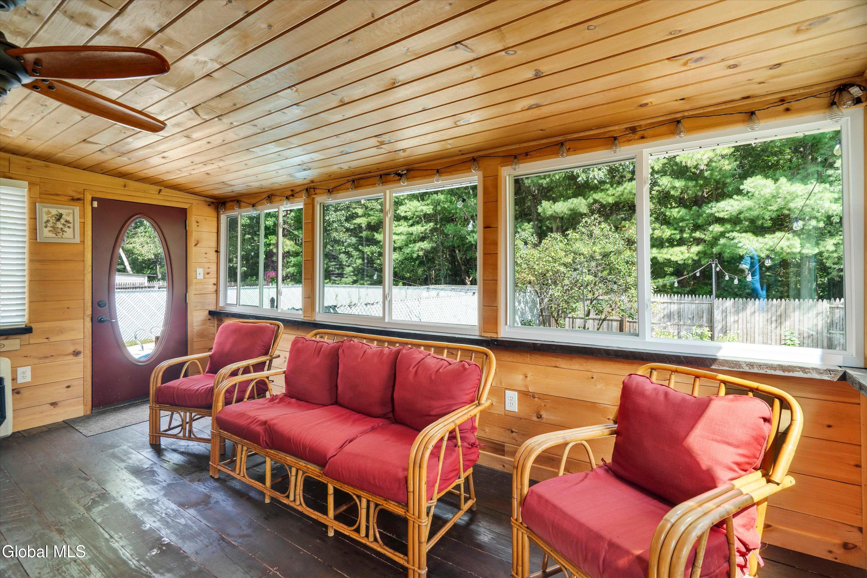 12 Pinewood Road Queensbury NY 12804