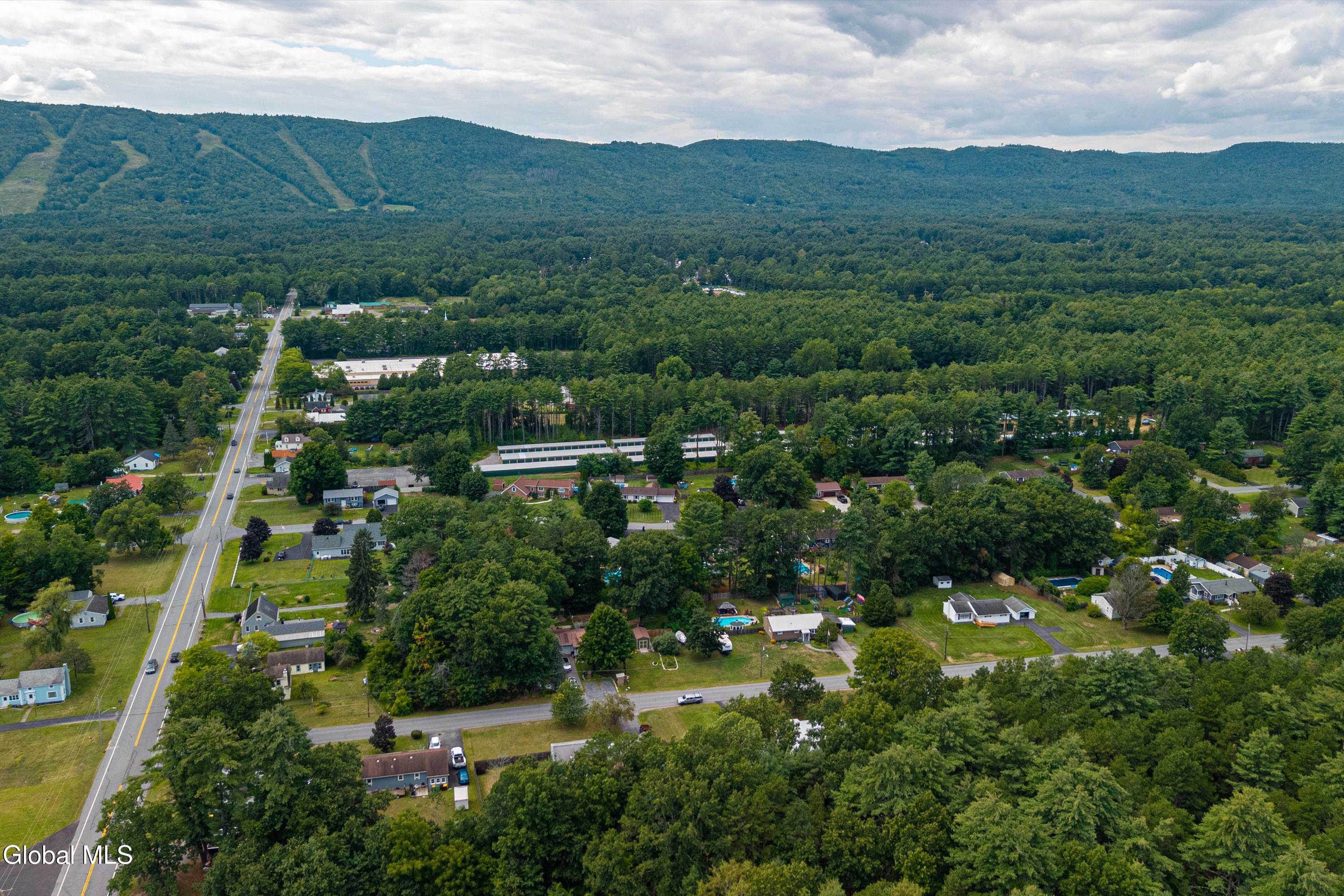 12 Pinewood Road Queensbury NY 12804