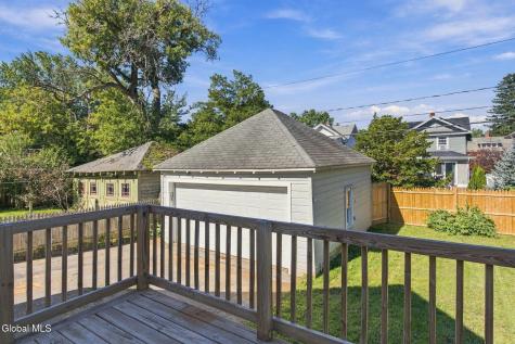 835 Pinewood Avenue Schenectady NY 12309