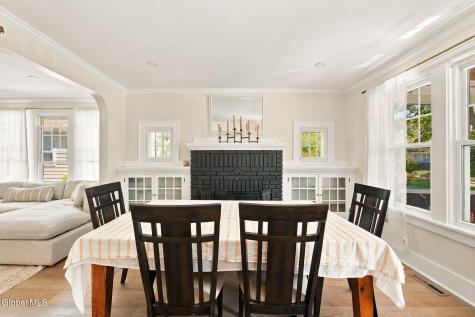 835 Pinewood Avenue Schenectady NY 12309