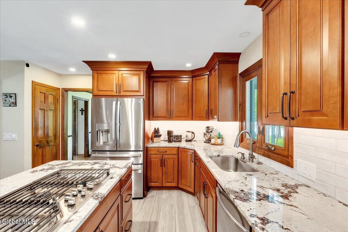 17 Bittersweet Lane Clifton Park NY 12065