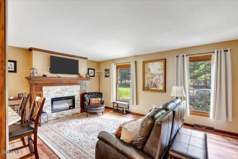 17 Bittersweet Lane Clifton Park NY 12065