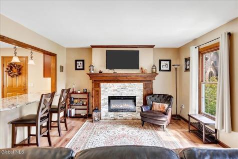 17 Bittersweet Lane Clifton Park NY 12065