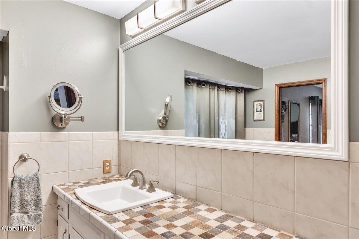 17 Bittersweet Lane Clifton Park NY 12065