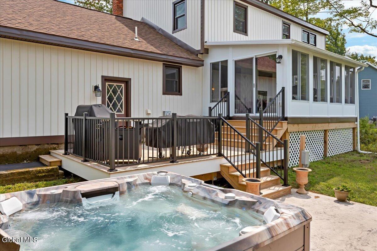 17 Bittersweet Lane Clifton Park NY 12065