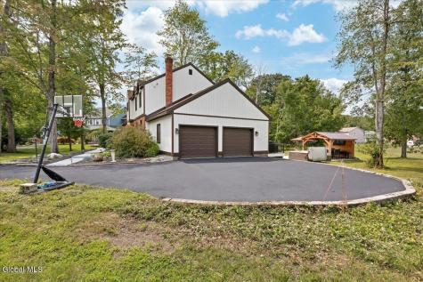 17 Bittersweet Lane Clifton Park NY 12065