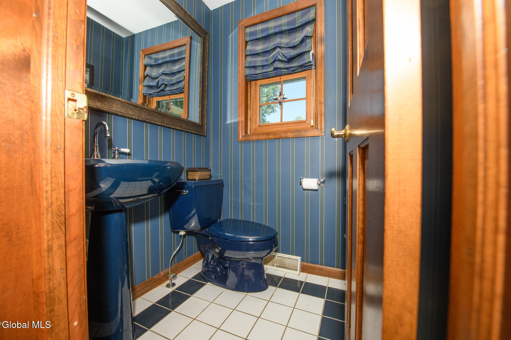 3275 E Lydius Street Guilderland NY 12303