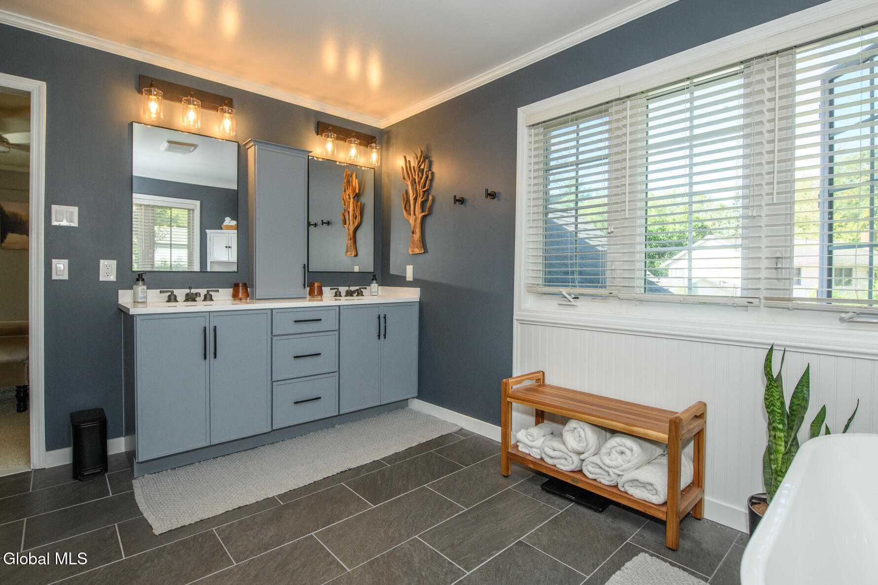 3275 E Lydius Street Guilderland NY 12303