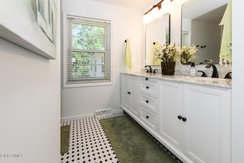 3275 E Lydius Street Guilderland NY 12303