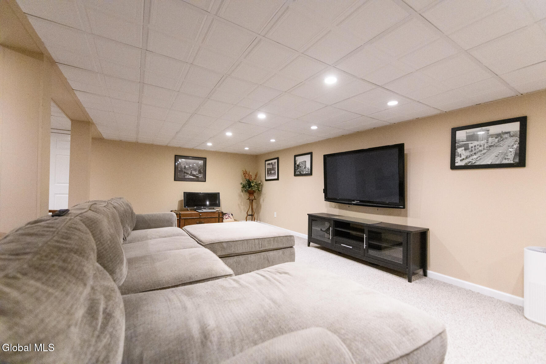 3275 E Lydius Street Guilderland NY 12303