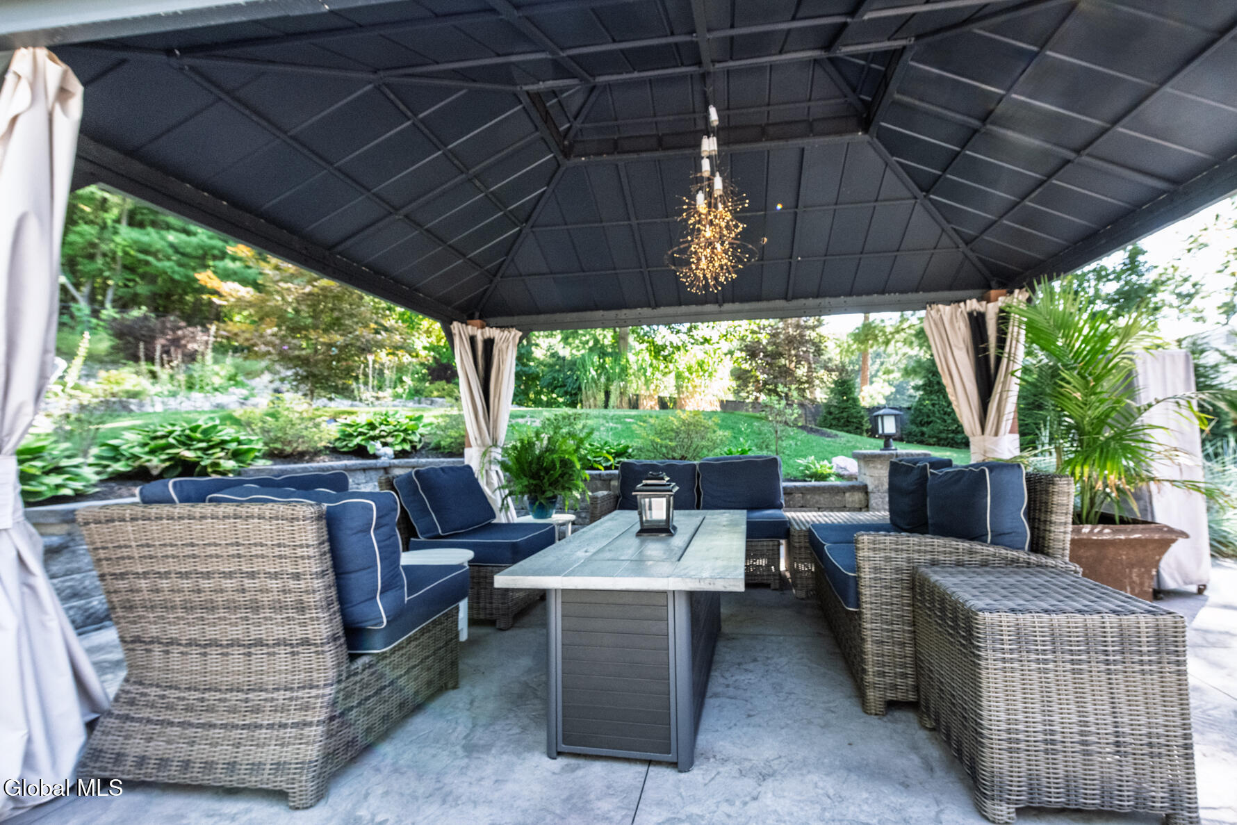 3275 E Lydius Street Guilderland NY 12303