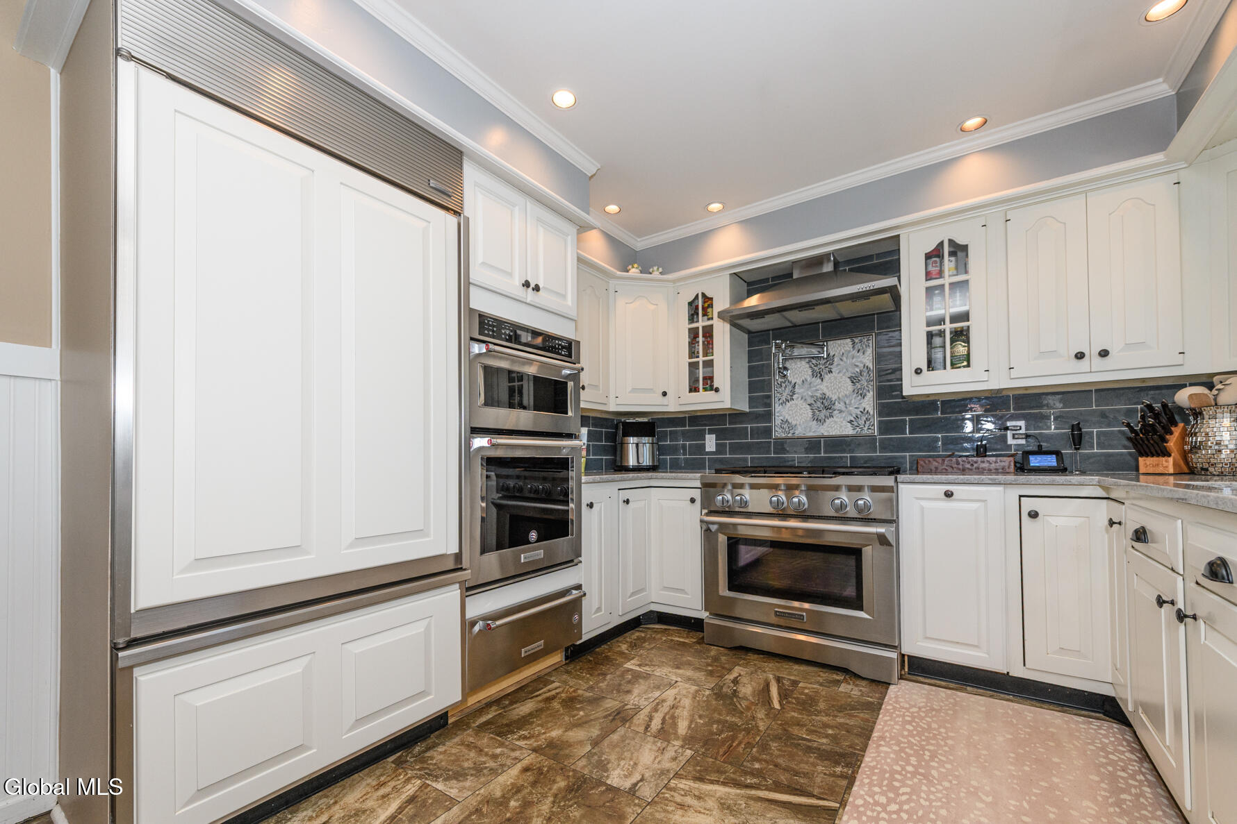 3275 E Lydius Street Guilderland NY 12303