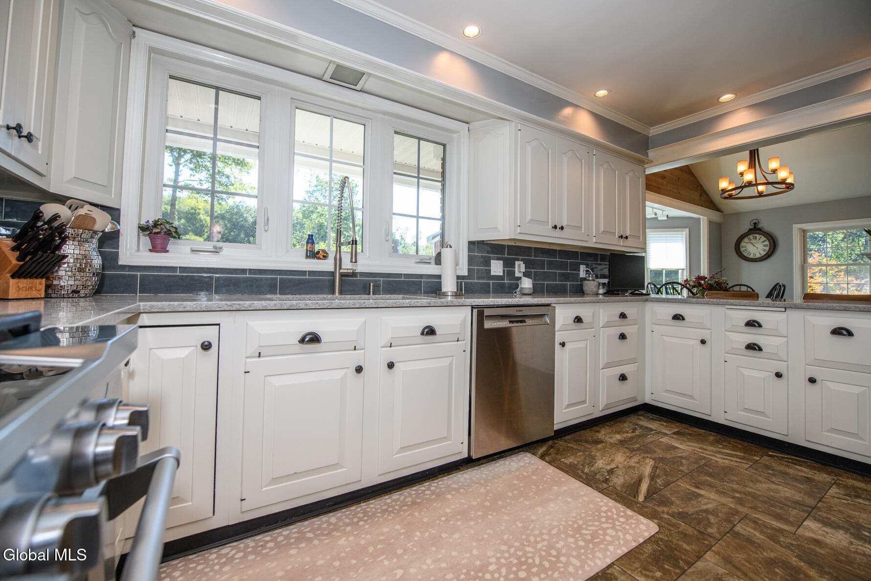 3275 E Lydius Street Guilderland NY 12303