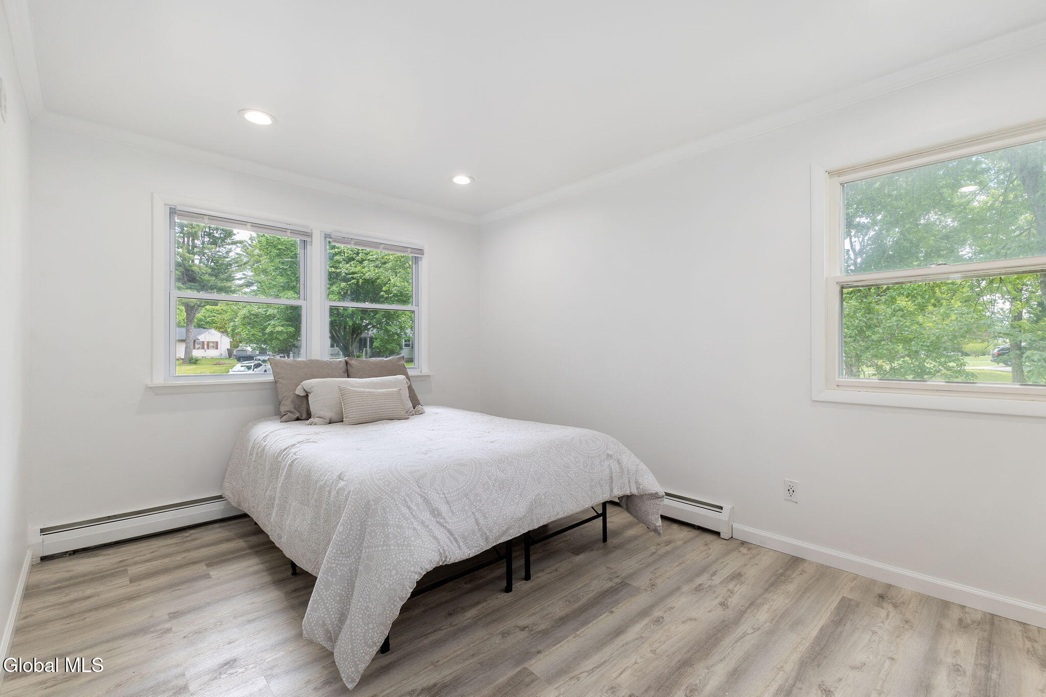 247 Pinewood Drive Schenectady NY 12303