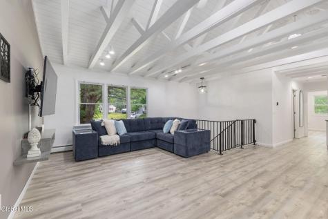 247 Pinewood Drive Schenectady NY 12303