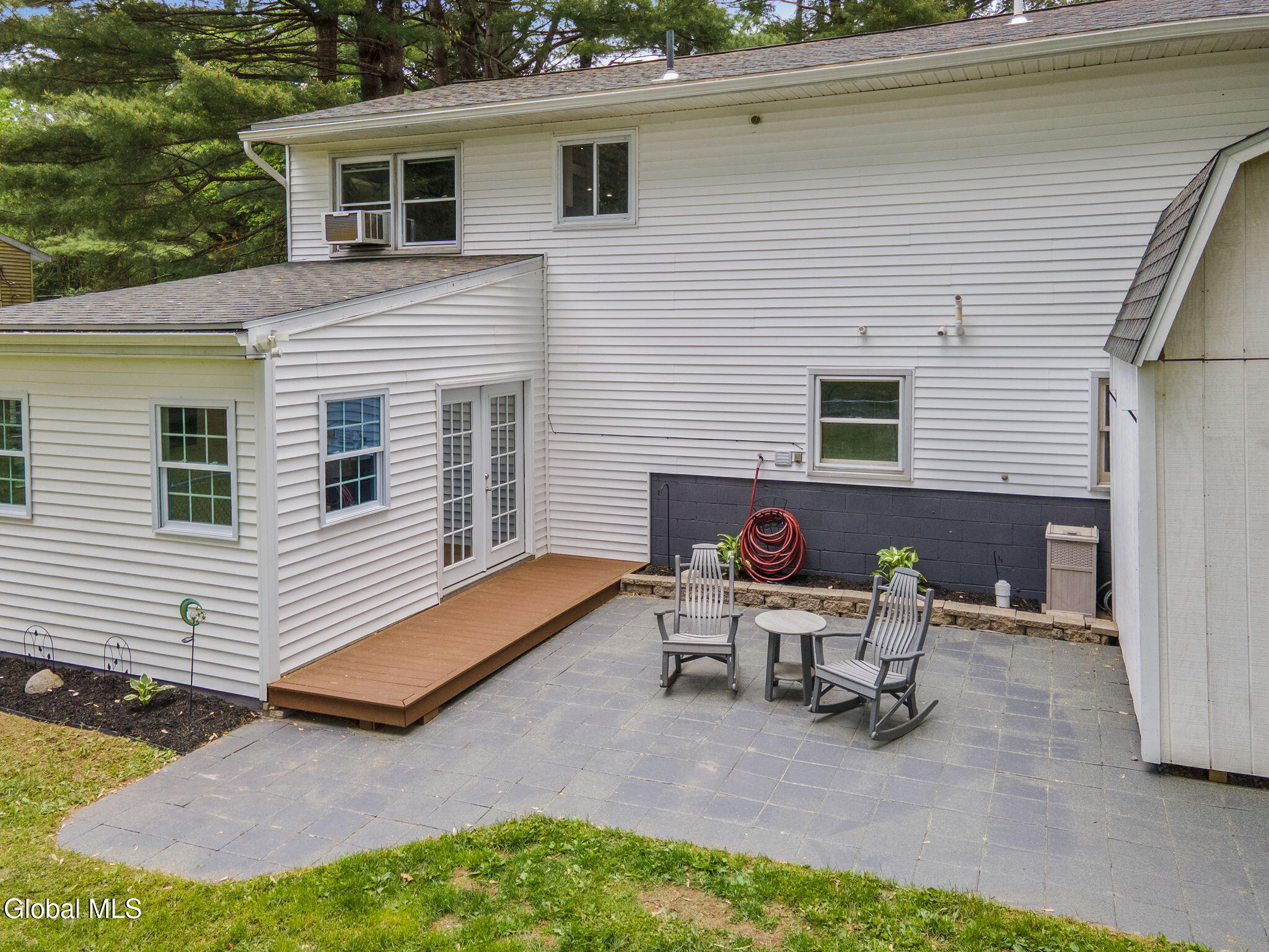 247 Pinewood Drive Schenectady NY 12303