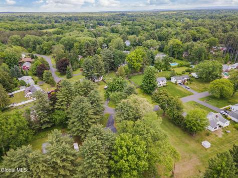 247 Pinewood Drive Schenectady NY 12303