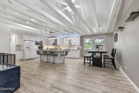 247 Pinewood Drive Schenectady NY 12303