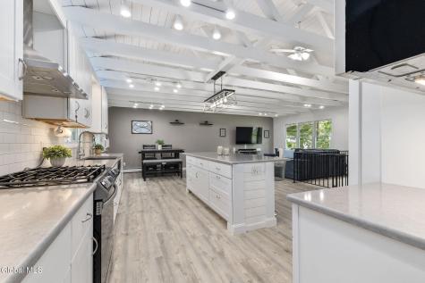 247 Pinewood Drive Schenectady NY 12303