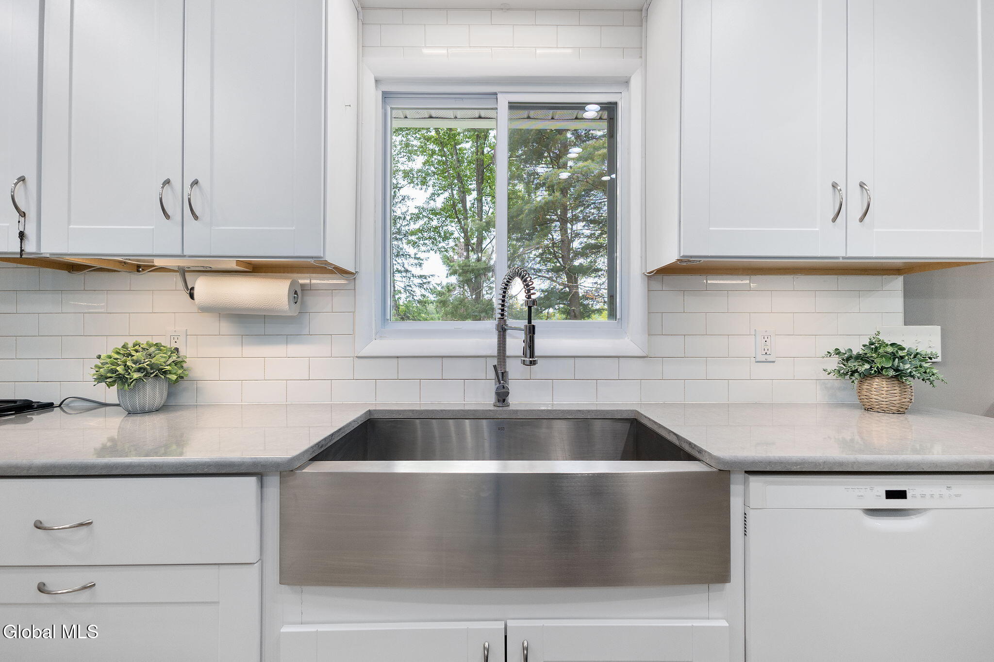 247 Pinewood Drive Schenectady NY 12303