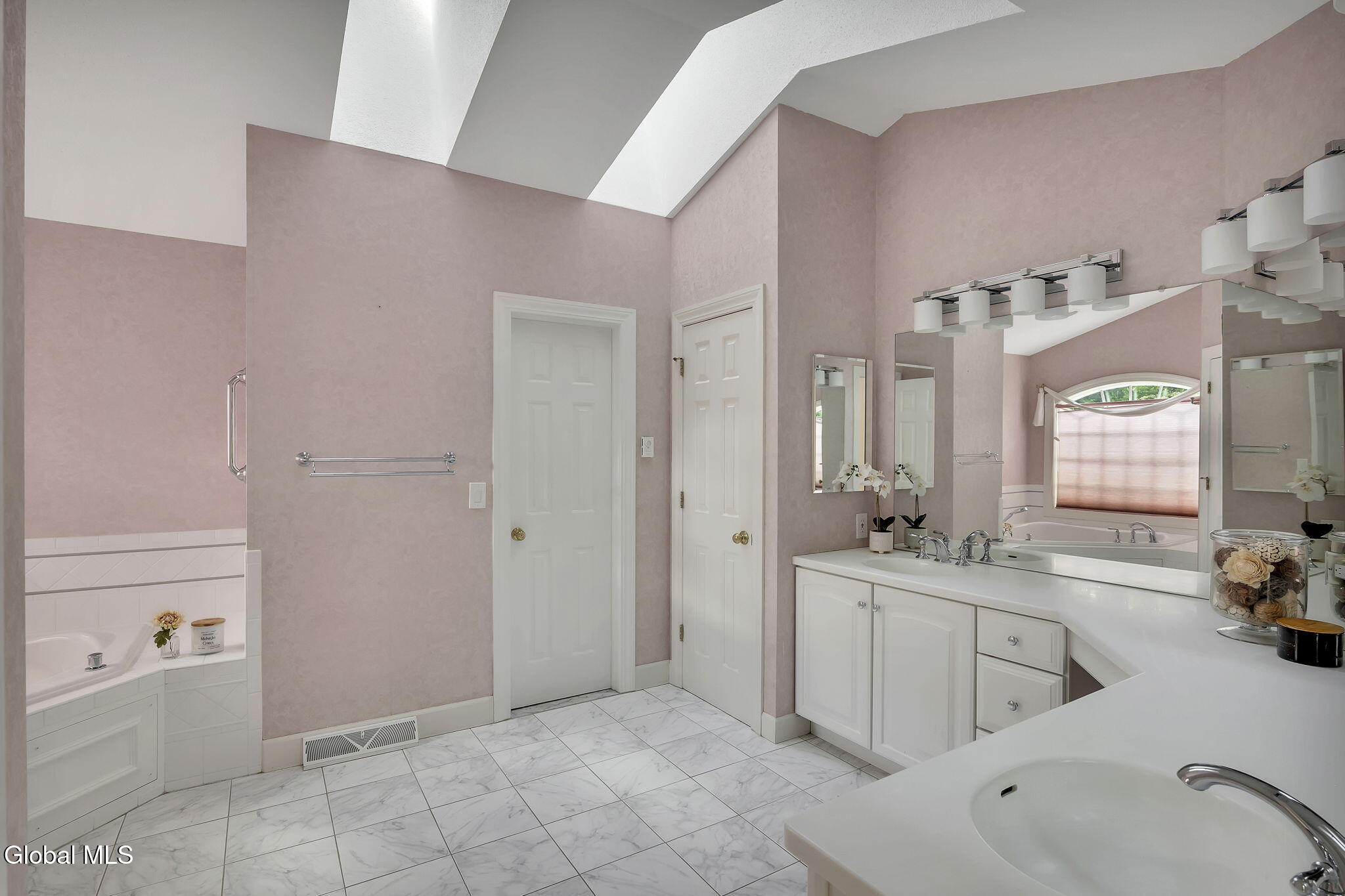73 Robinwood Drive Clifton Park NY 12065