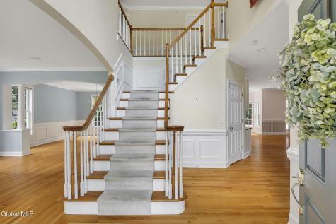 73 Robinwood Drive Clifton Park NY 12065