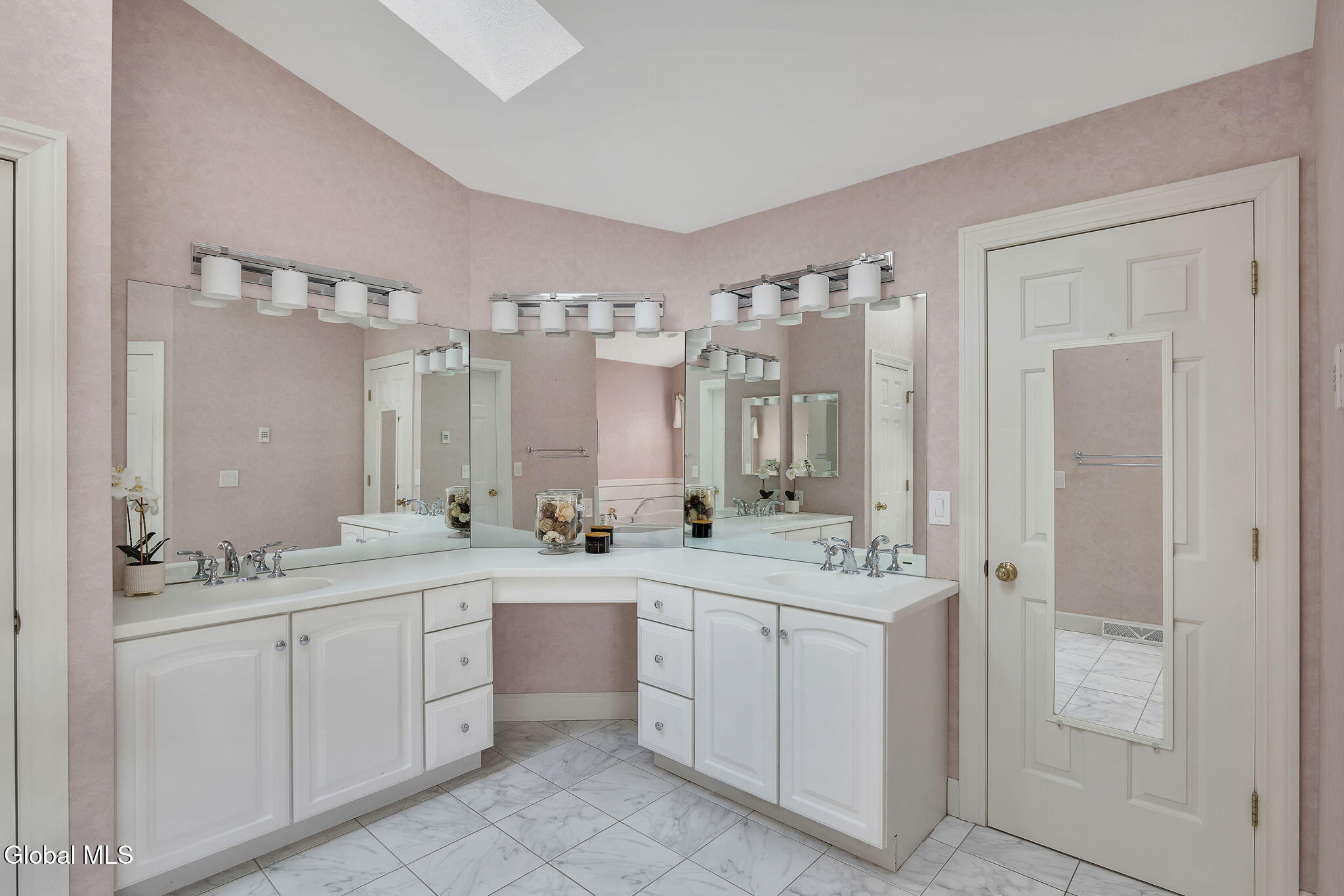 73 Robinwood Drive Clifton Park NY 12065