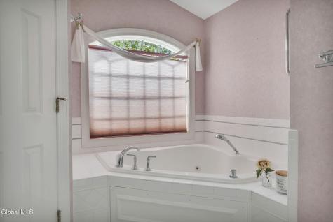 73 Robinwood Drive Clifton Park NY 12065