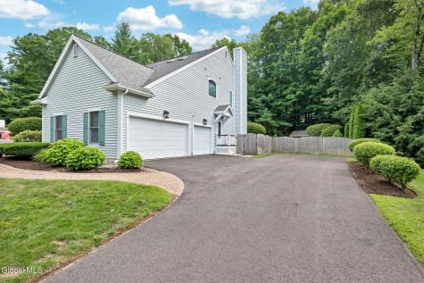 73 Robinwood Drive Clifton Park NY 12065