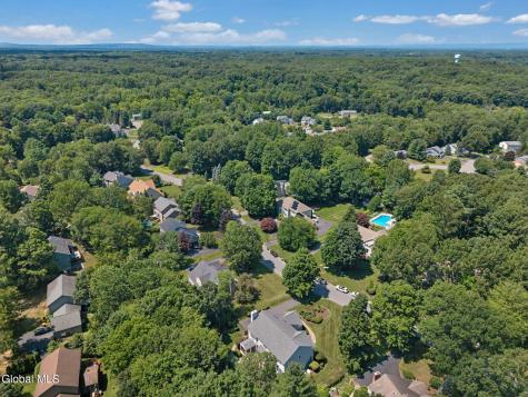 73 Robinwood Drive Clifton Park NY 12065