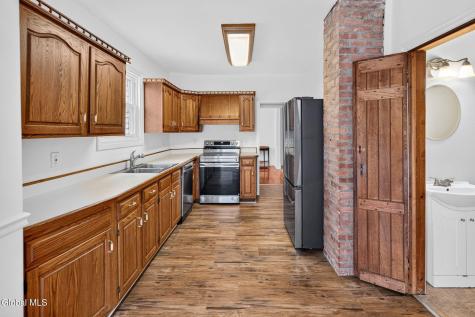 706 2nd Street Watervliet NY 12189