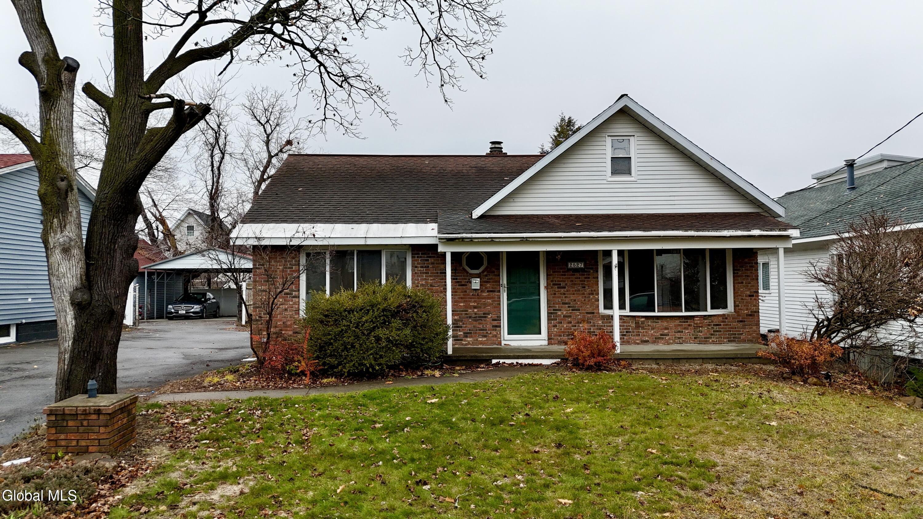 2527 Barton Avenue Rotterdam NY 12306