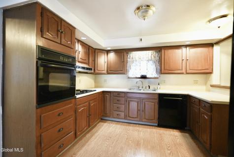 2527 Barton Avenue Rotterdam NY 12306