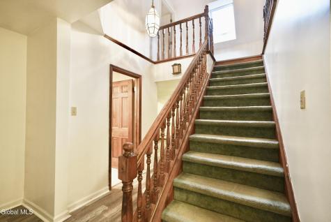 2527 Barton Avenue Rotterdam NY 12306