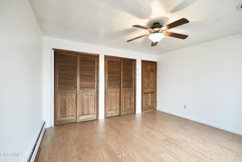 2527 Barton Avenue Rotterdam NY 12306