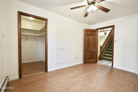 2527 Barton Avenue Rotterdam NY 12306