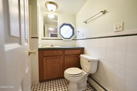 2527 Barton Avenue Rotterdam NY 12306