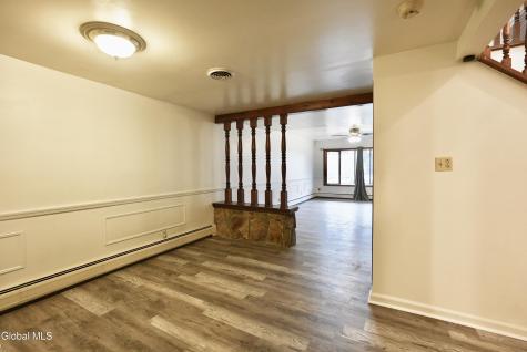 2527 Barton Avenue Rotterdam NY 12306