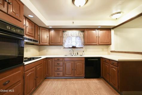 2527 Barton Avenue Rotterdam NY 12306