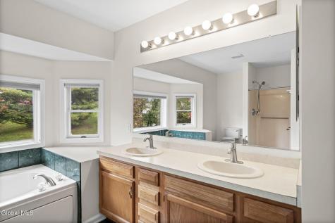 3 Windmill Way Cohoes NY 12047