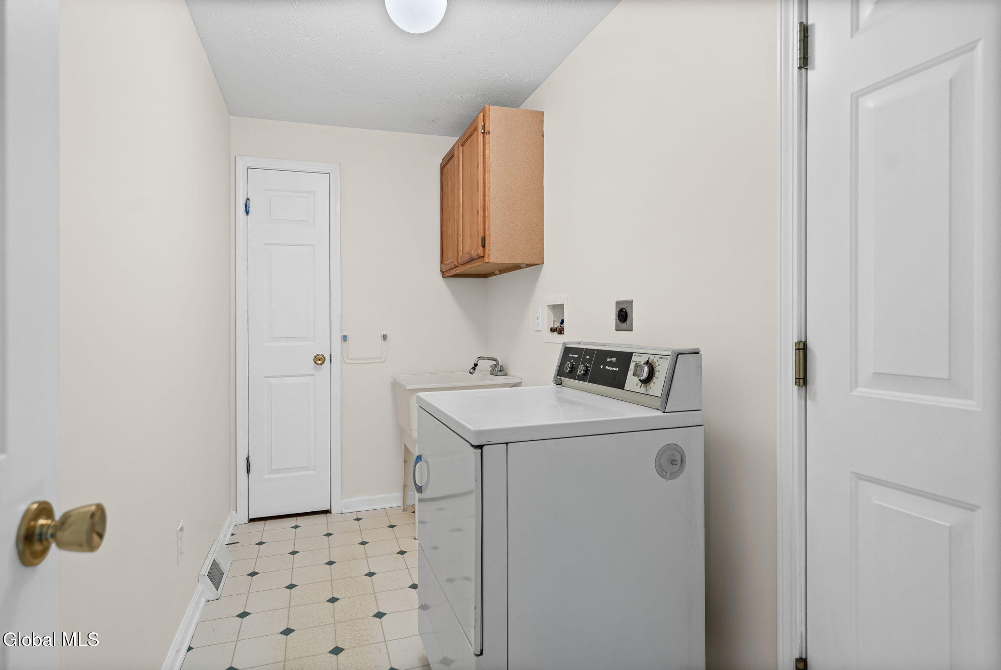 3 Windmill Way Cohoes NY 12047