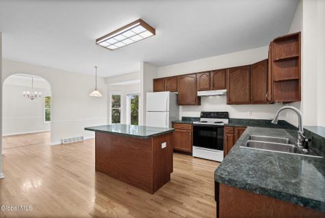 3 Windmill Way Cohoes NY 12047