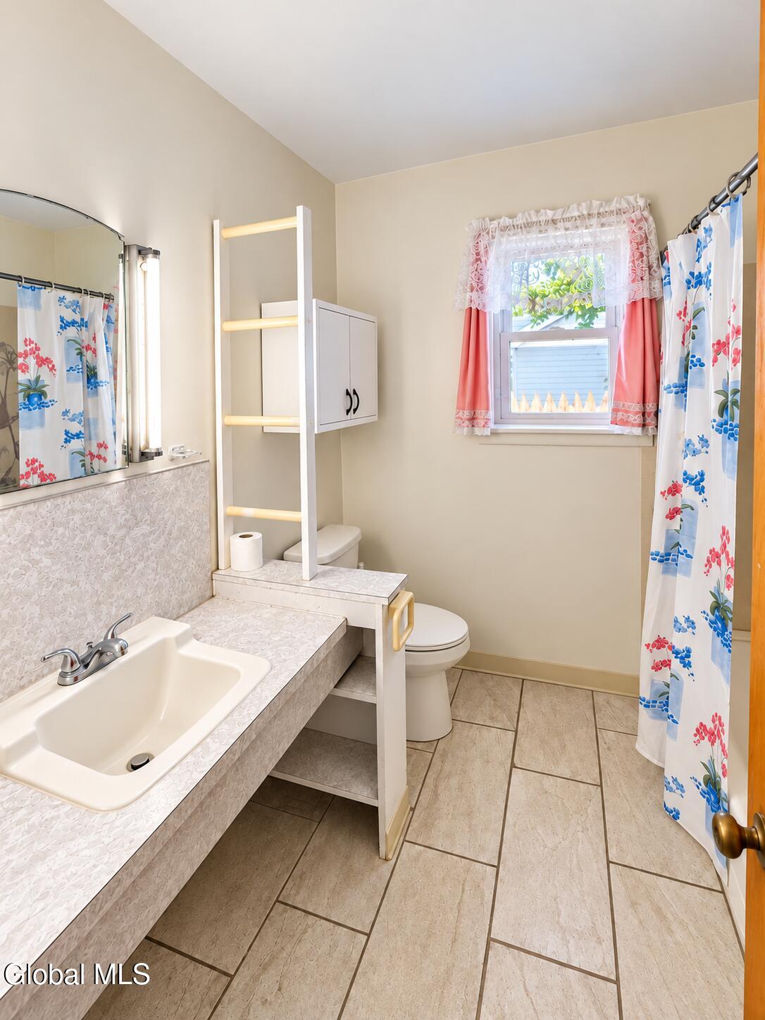 256 Perry Street Schenectady NY 12306