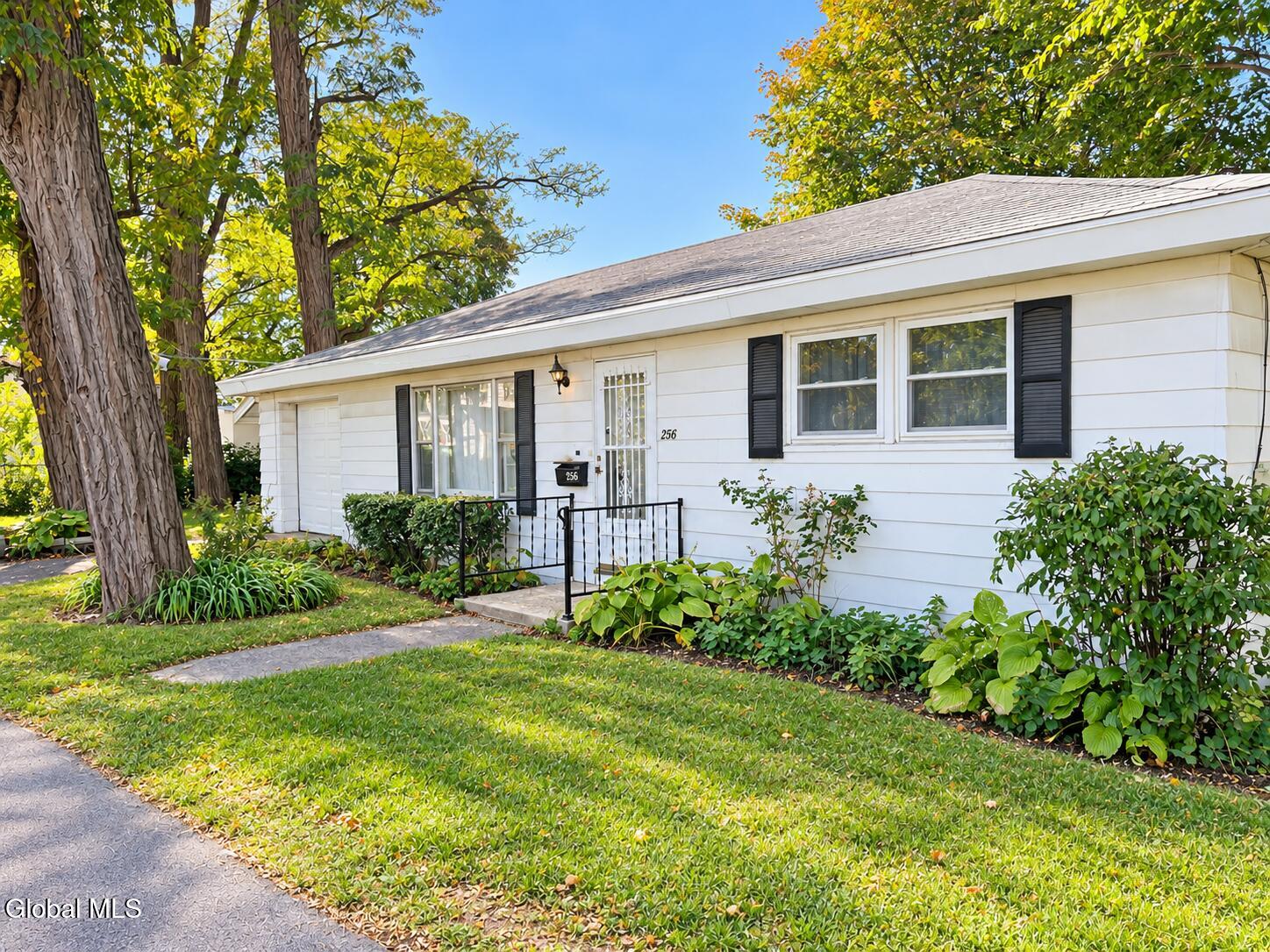 256 Perry Street Schenectady NY 12306