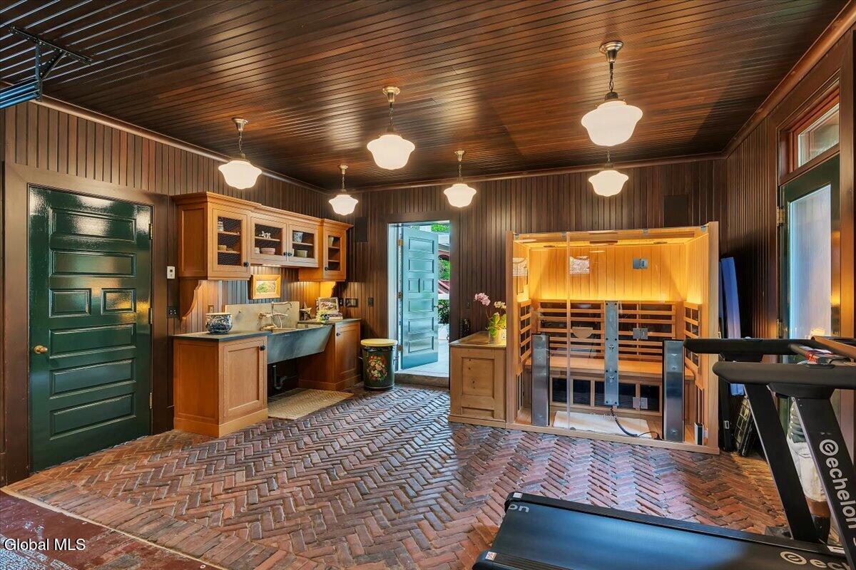 795 N Broadway Saratoga Springs NY 12866