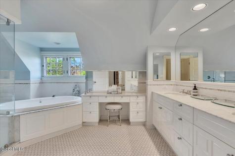 795 N Broadway Saratoga Springs NY 12866